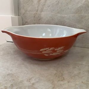 Large vintage Pyrex bowl